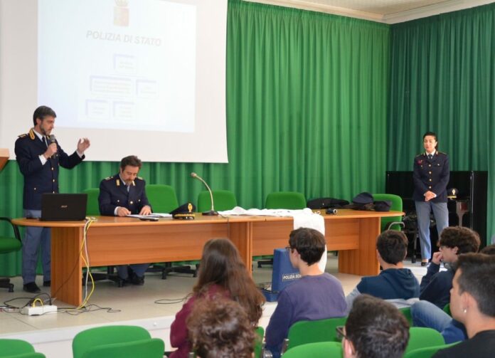 giornata orientamento scolastico polizia Modica