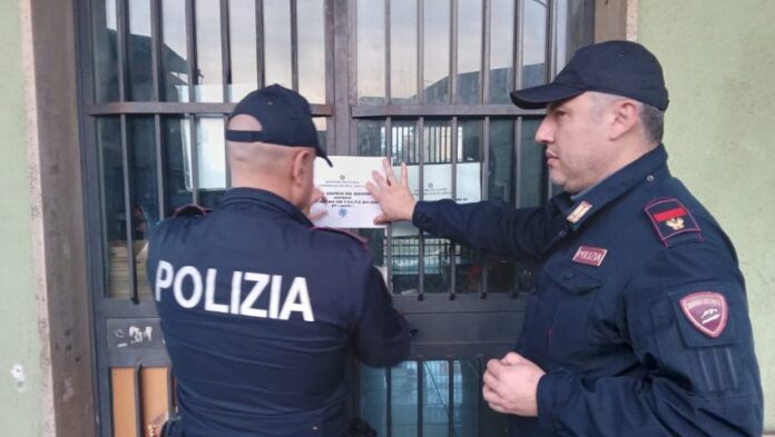 APERTURA-HASHTAG-SICILIA-NEWS-NOTIZIE-GIORNALE-ONLINE-OGGI-NOTIZIA-DEL-GIORNO-REDAZIONE - POLIZIA - POLIZIA DI STATO - QUESTORE DI CATANIA - QUESTURA - CHIUSURA DI UN BAR - ADRANO - FUCILE A CANNE MOZZE