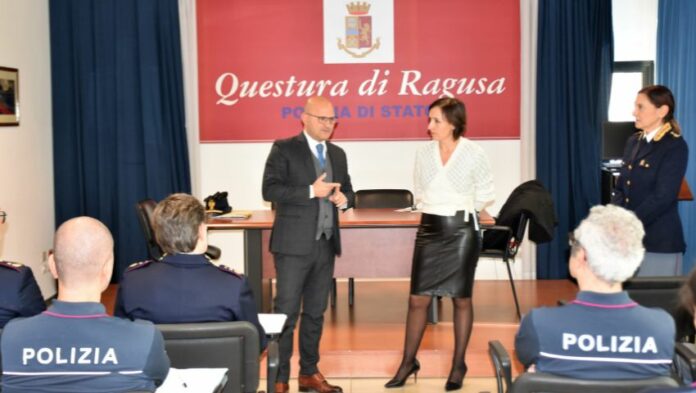 APERTURA-HASHTAG-SICILIA-NEWS-NOTIZIE-GIORNALE-ONLINE-OGGI-NOTIZIA-DEL-GIORNO-REDAZIONE - QUESTURA DI RAGUSA - SALA RACITI - VIOLENZA SULLE DONNE - VIOLENZA DI GENERE