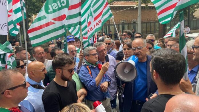 APERTURA-HASHTAG-SICILIA-NEWS-NOTIZIE-GIORNALE-ONLINE-OGGI-NOTIZIA-DEL-GIORNO-REDAZIONE - LAVORO - POSTE ITALIANE - PALERMO - PROTESTA - CISL SLP - PRIVATIZZAZIONE POSTE ITALIANE